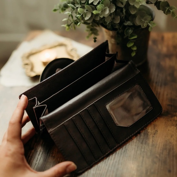 All Souls Trilogy Wallet Deborah Harkness Bookish Box - Picture 2 of 5